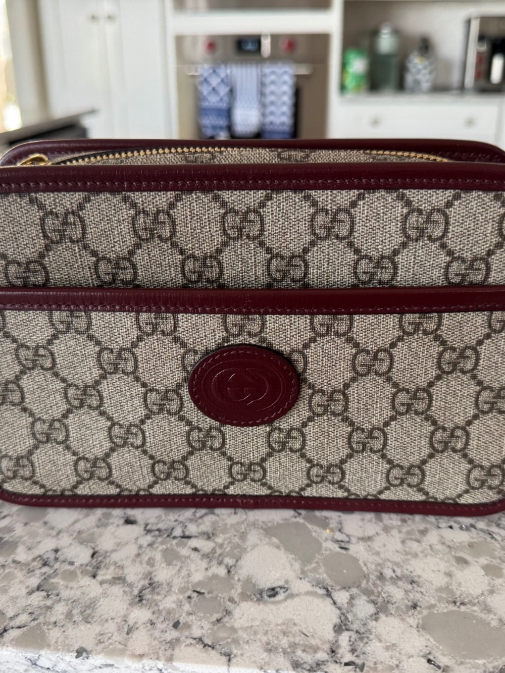 AUTHENTIC GUCCI CLUTCH / MAKEUP BAG/ DOPP KIT